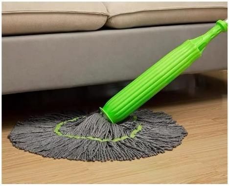 Self-Squeezing Water Mop